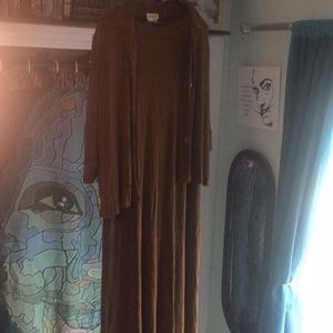 Brown 3/4 sleeve maxi dress w/ collared over shirt